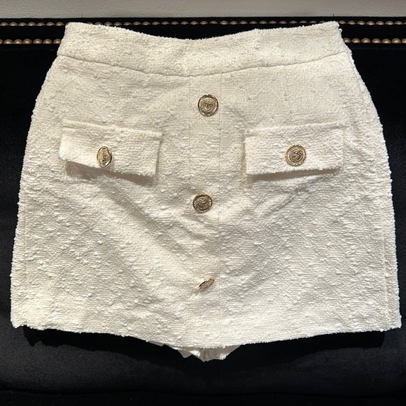 🤍Boucle White Mini Skort - Zara - size XS *never worn*🤍 - Picture 1 of 4